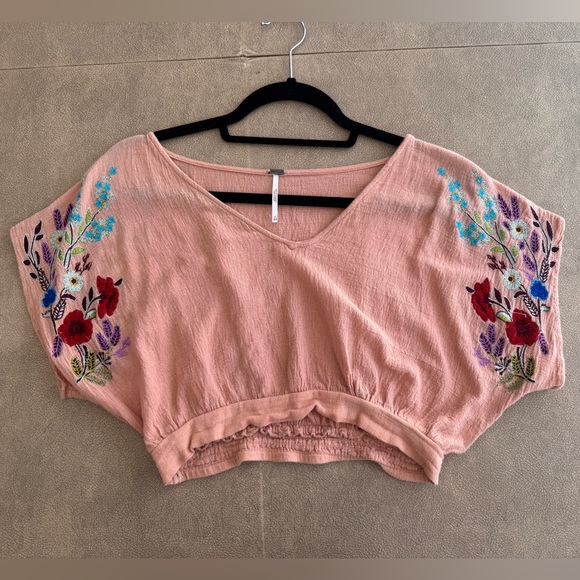 Free People gorgeous peach floral embroidered Blouse crop top - Picture 4 of 10